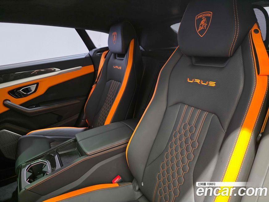 Lamborghini Urus 2024