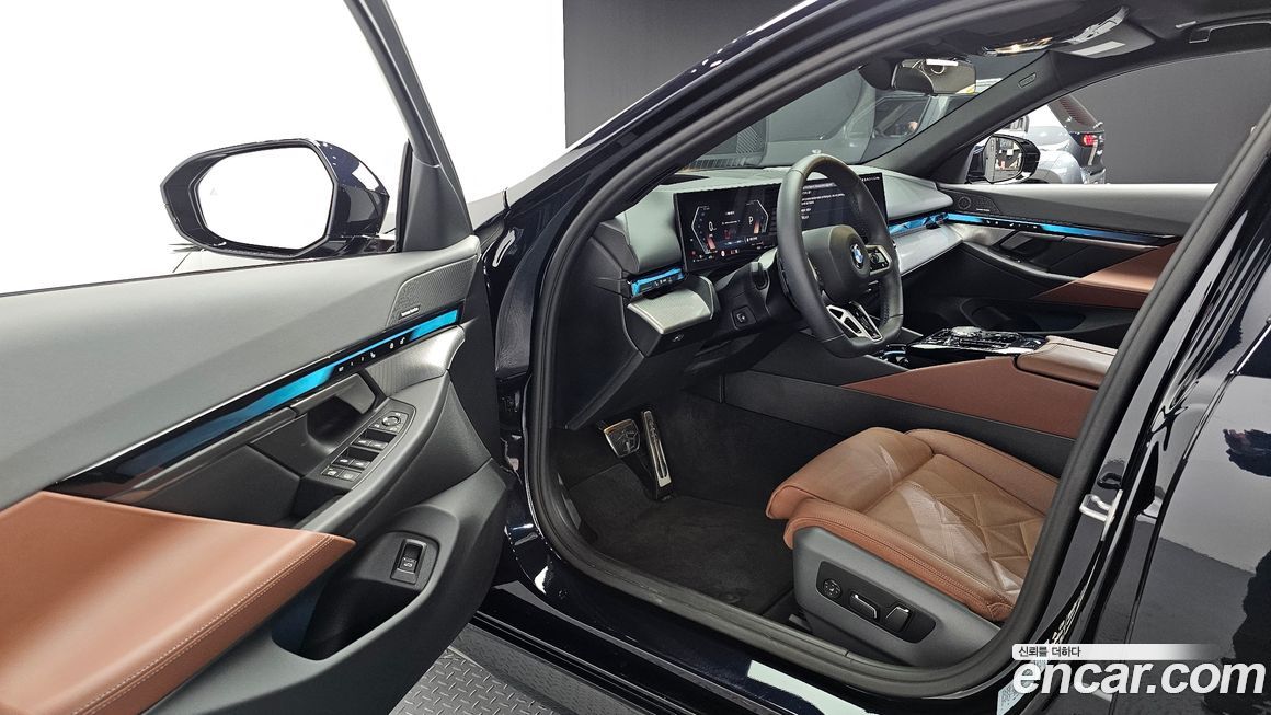 BMW 5-Series 2025