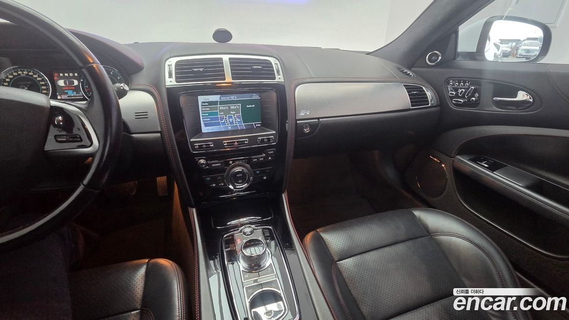 Jaguar XKR 2013