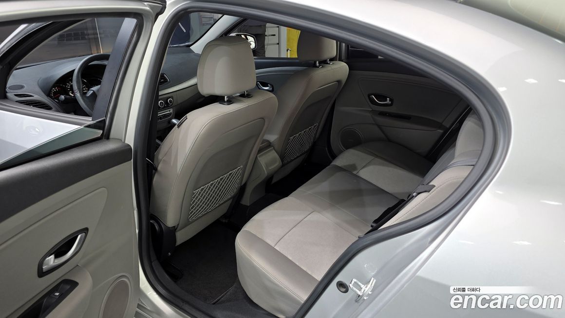 Renault-KoreaSamsung SM3 2011