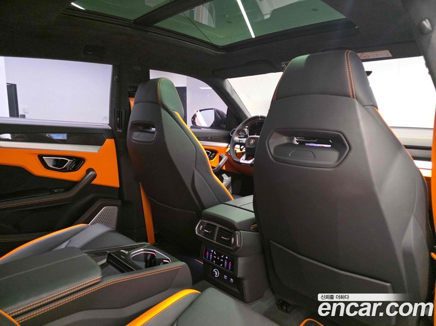 Lamborghini Urus 2024