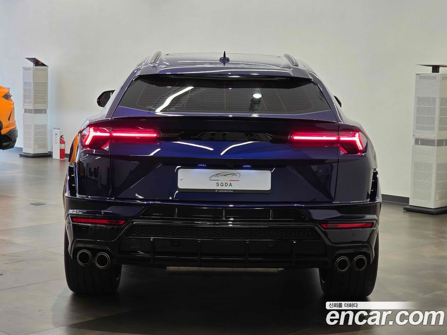 Lamborghini Urus 2024