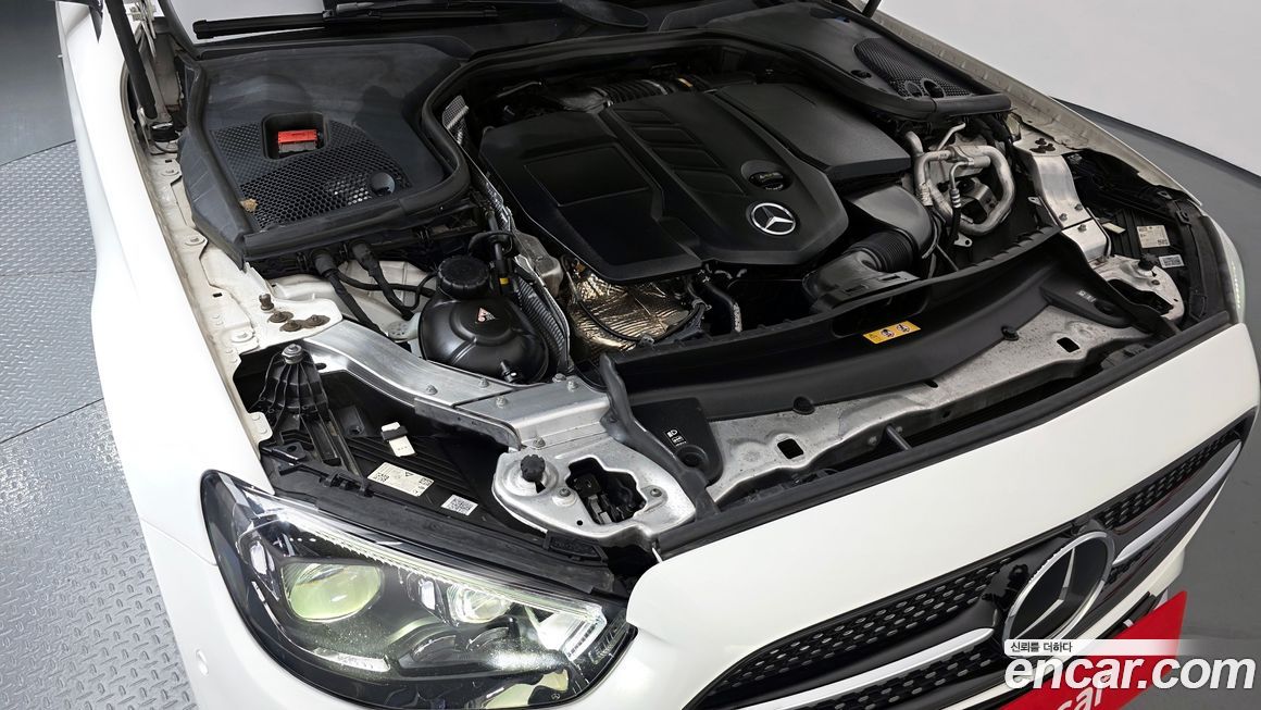 Mercedes-Benz E-Class 2022