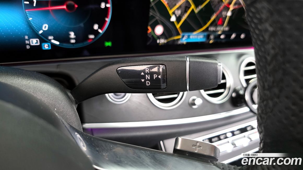 Mercedes-Benz E-Class 2022