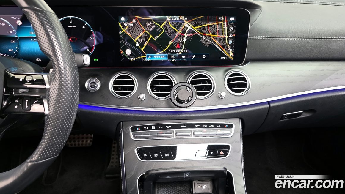 Mercedes-Benz E-Class 2022