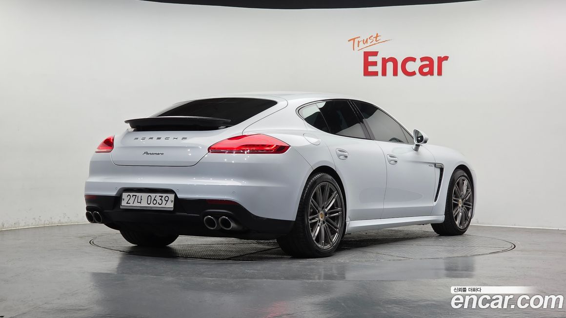 Porsche Panamera 2016