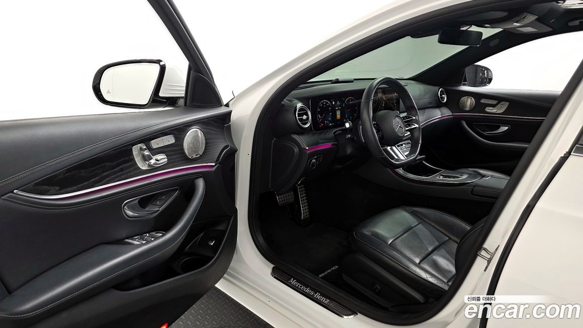 Mercedes-Benz E-Class 2022