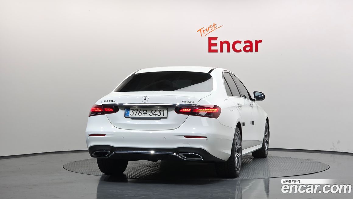 Mercedes-Benz E-Class 2022