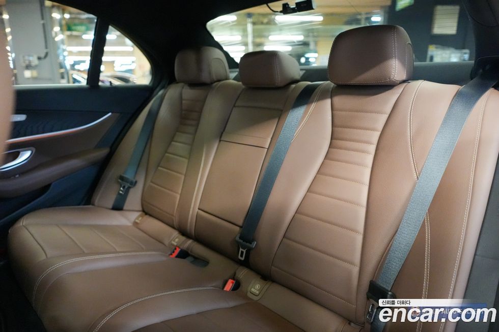 Mercedes-Benz E-Class 2022
