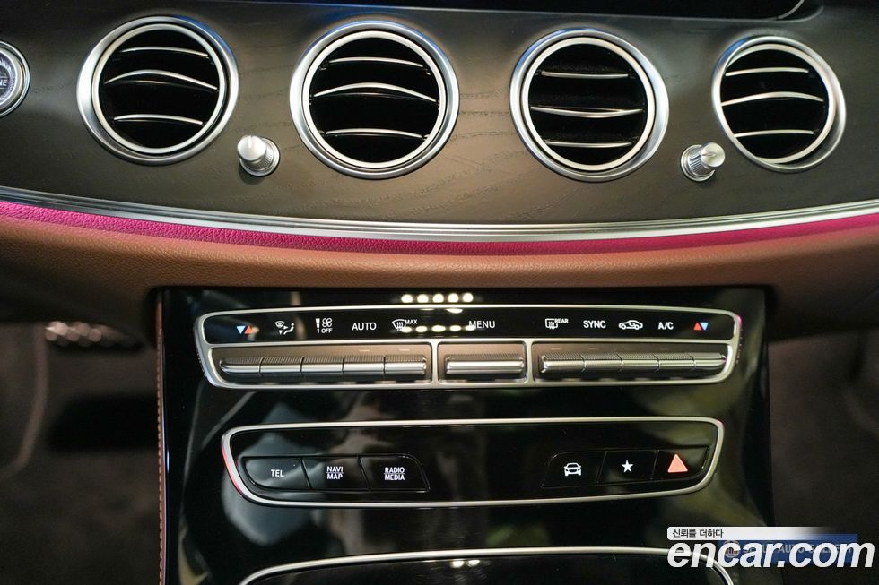 Mercedes-Benz E-Class 2022