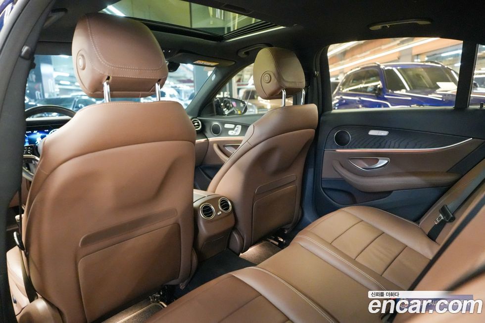 Mercedes-Benz E-Class 2022