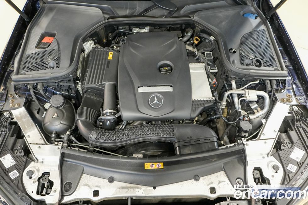 Mercedes-Benz E-Class 2022