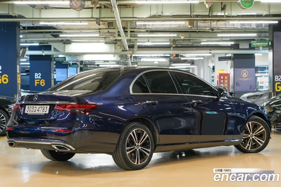 Mercedes-Benz E-Class 2022