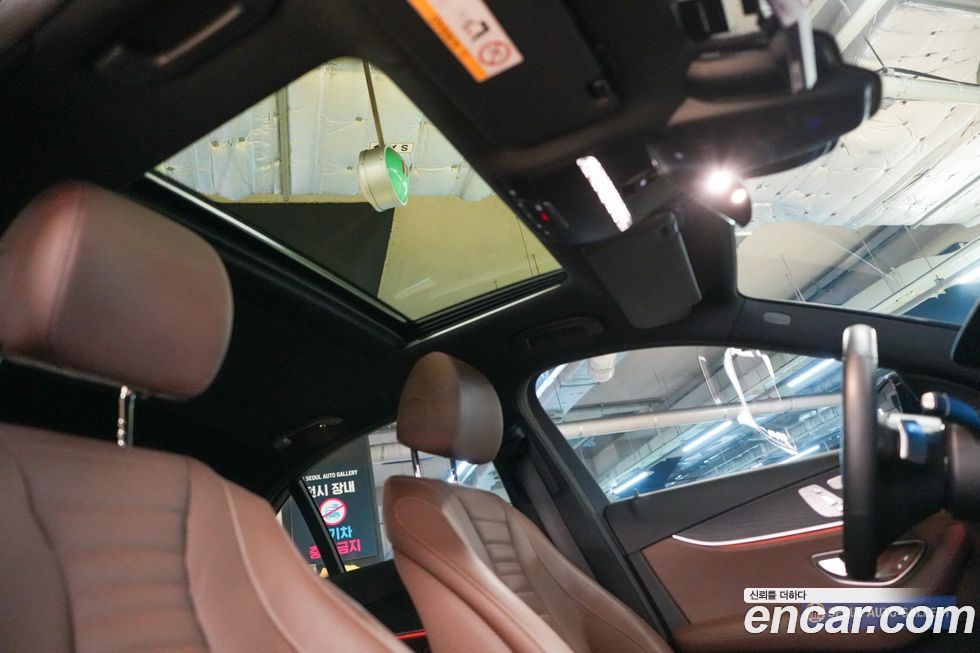 Mercedes-Benz E-Class 2022