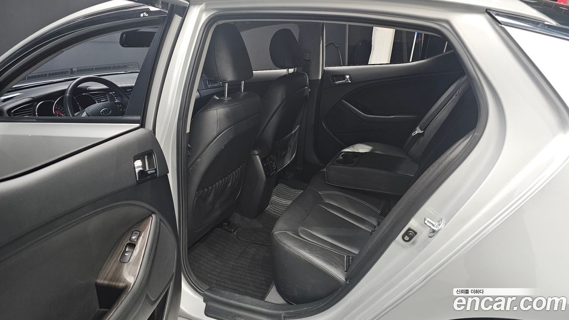 Kia K5 2011