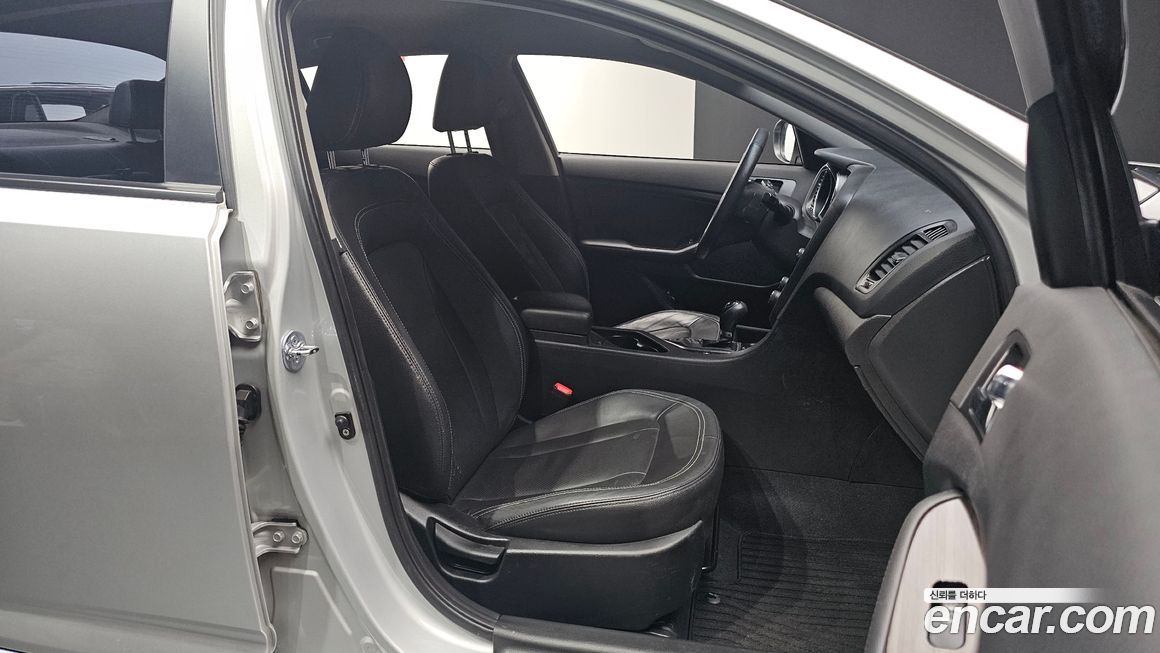 Kia K5 2011