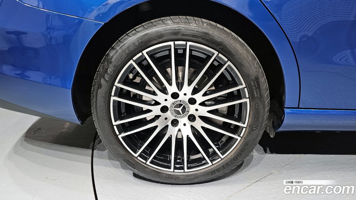 Mercedes-Benz C-Class 2022