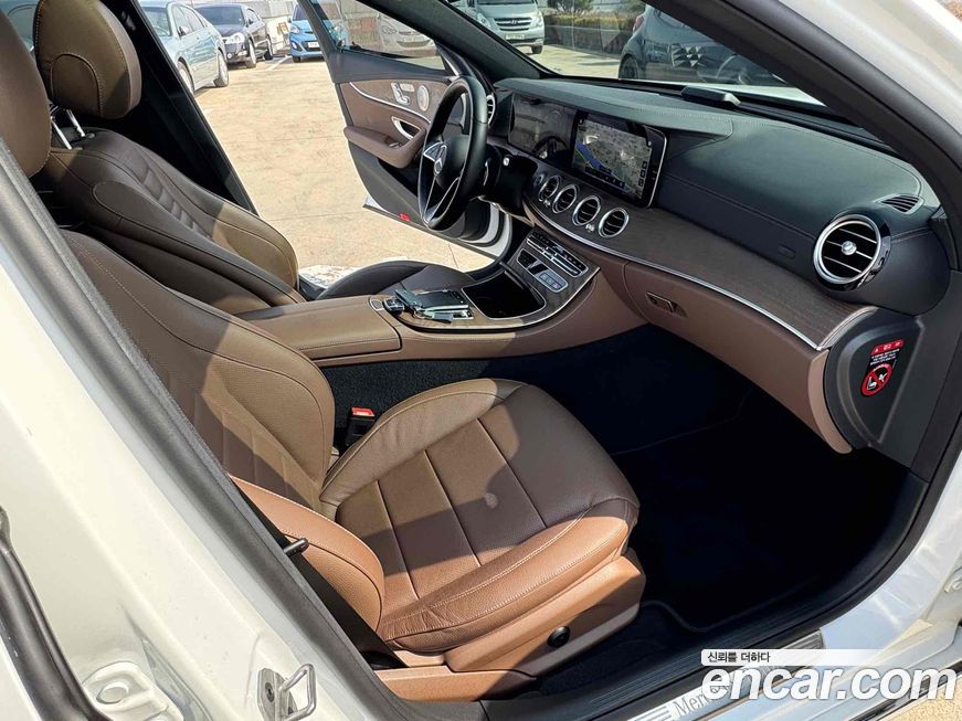 Mercedes-Benz E-Class 2022