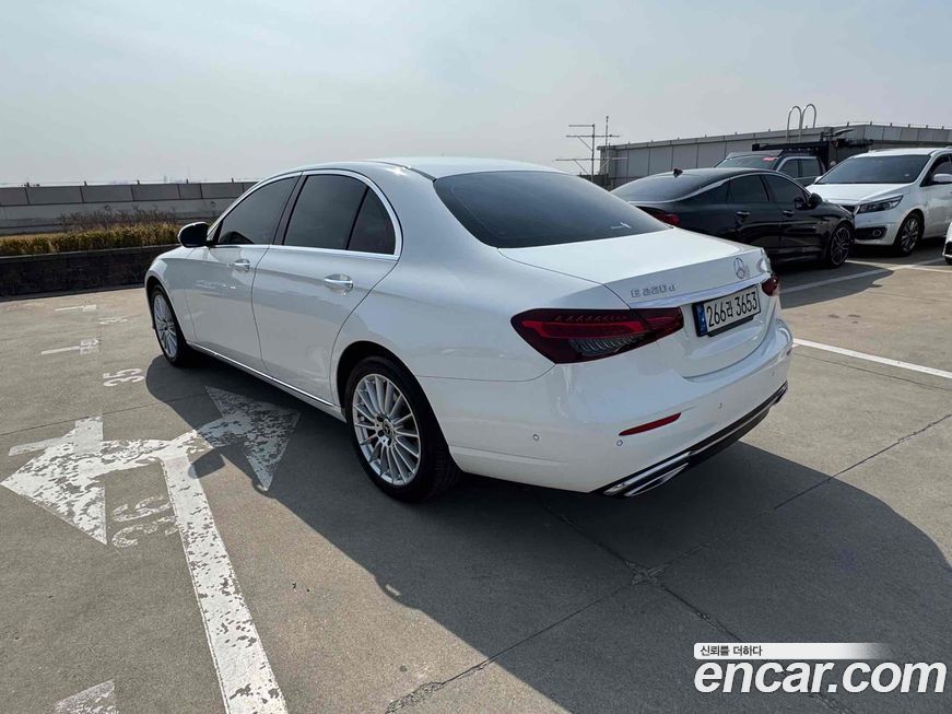 Mercedes-Benz E-Class 2022