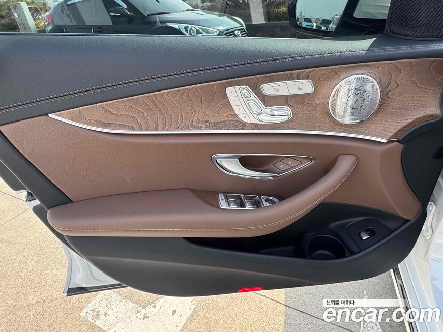 Mercedes-Benz E-Class 2022