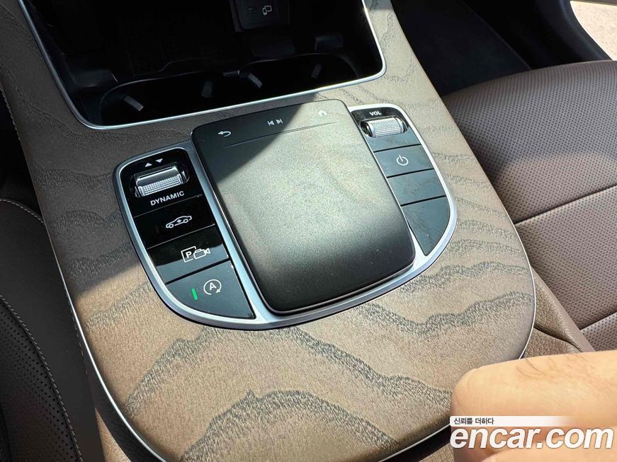 Mercedes-Benz E-Class 2022