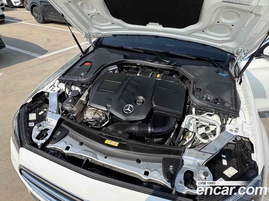 Mercedes-Benz E-Class 2022