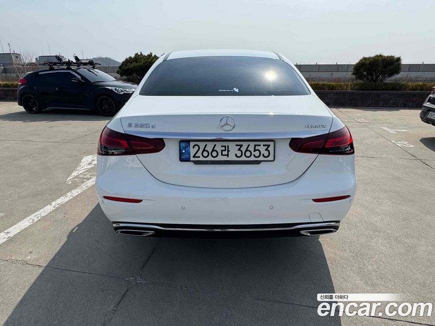 Mercedes-Benz E-Class 2022