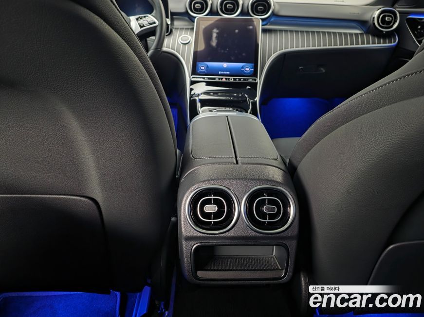 Mercedes-Benz C-Class 2024