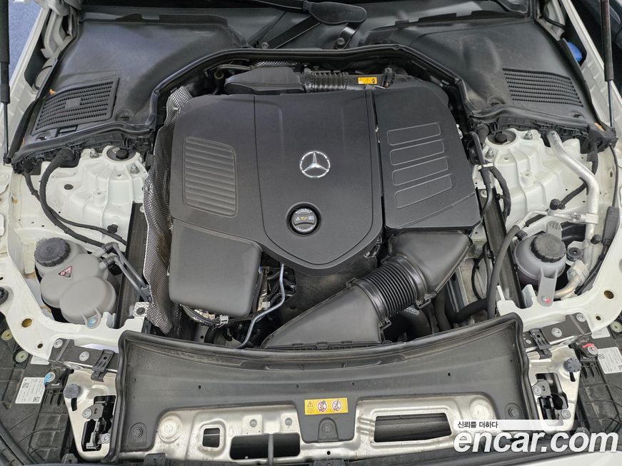 Mercedes-Benz C-Class 2024