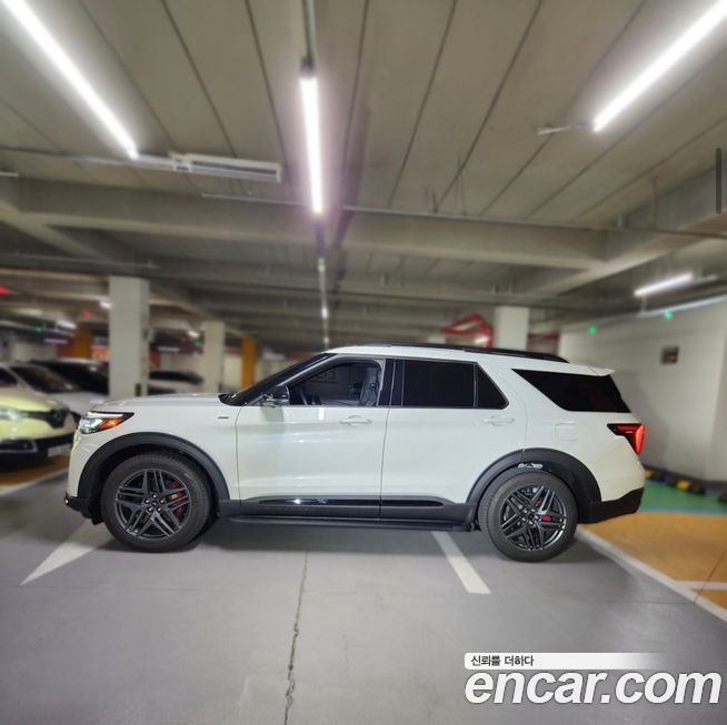 Ford Explorer 2025