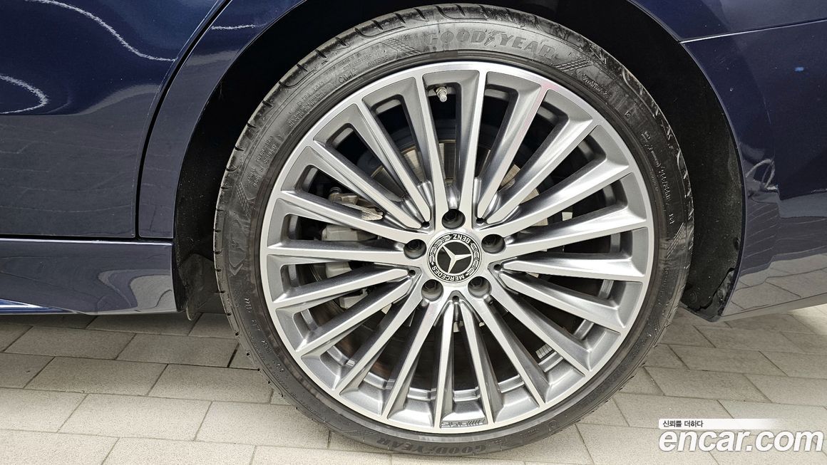 Mercedes-Benz C-Class 2022