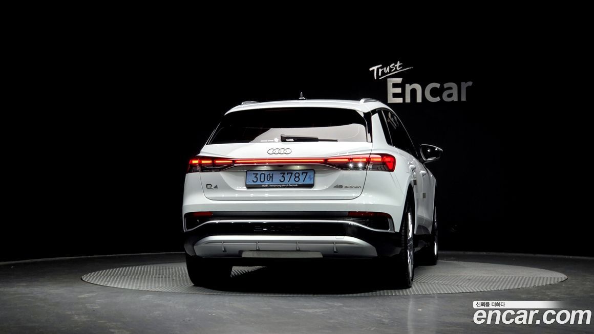 Audi Q4 e-tron 2025