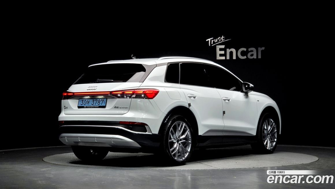 Audi Q4 e-tron 2025