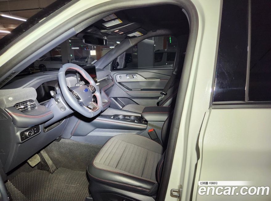 Ford Explorer 2025