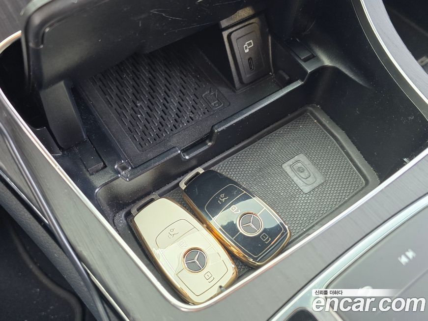 Mercedes-Benz GLC-Class 2023