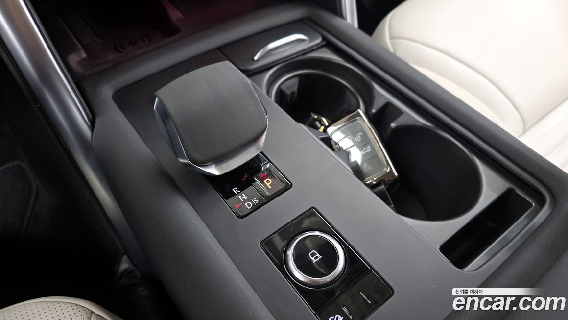 Land Rover Discovery 2023