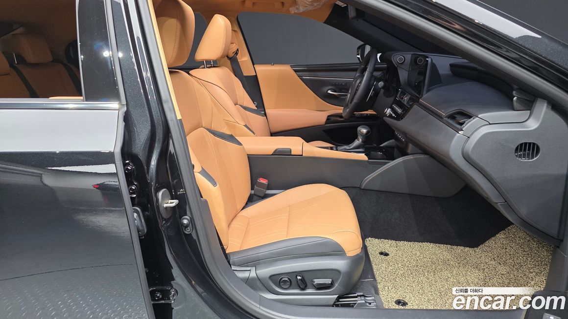 Lexus ES 2023