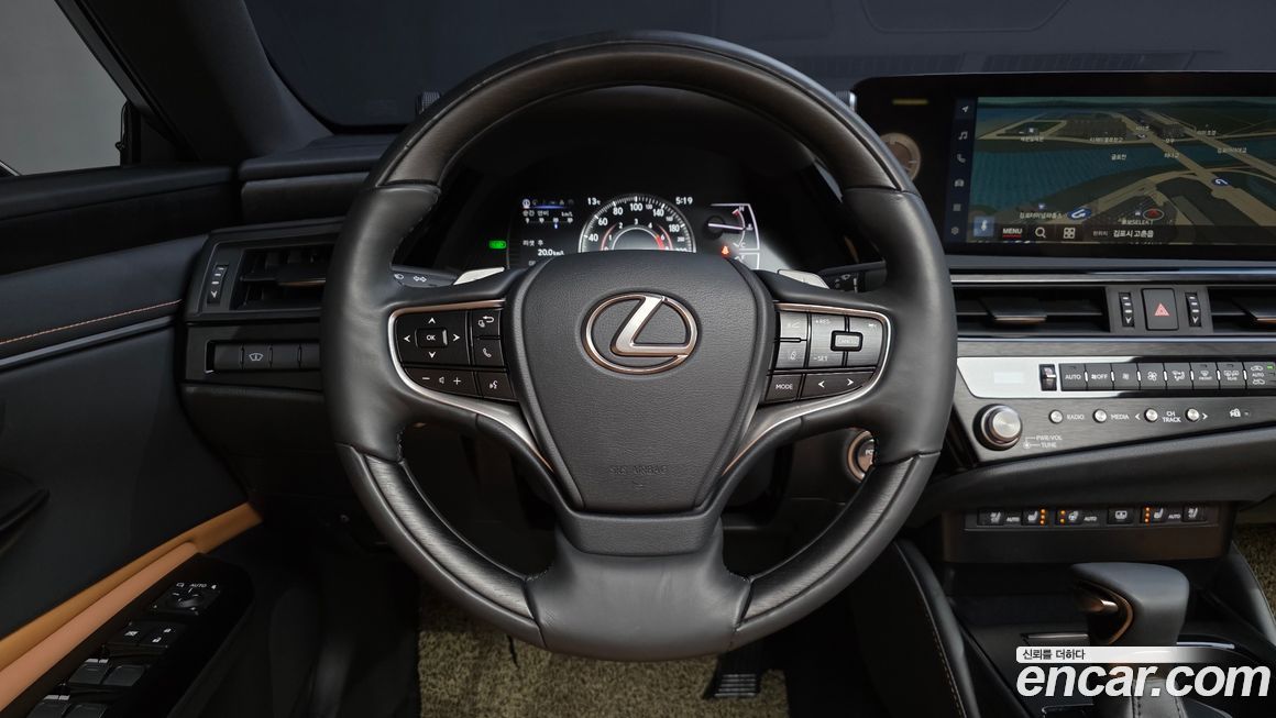 Lexus ES 2023