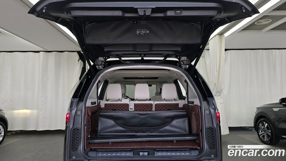Land Rover Discovery 2023