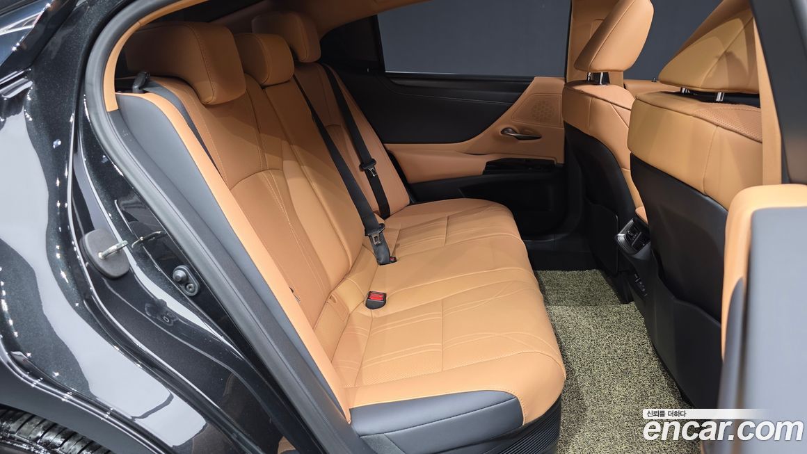 Lexus ES 2023