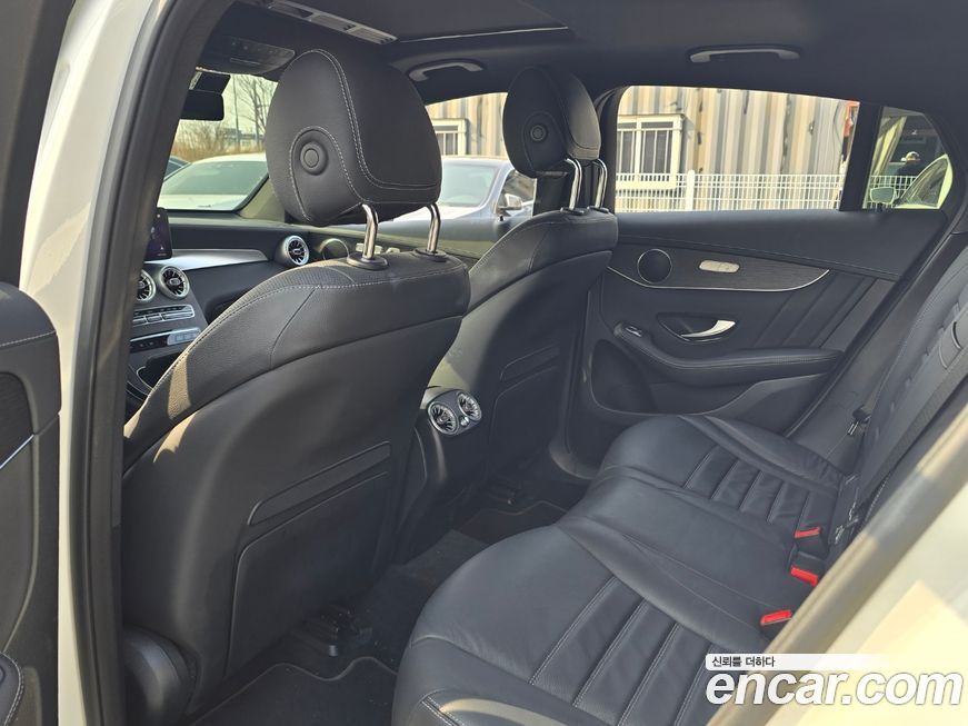 Mercedes-Benz GLC-Class 2023