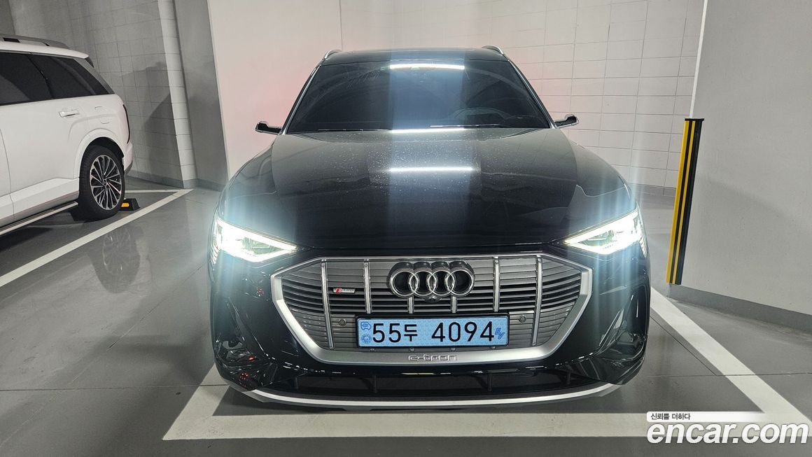 Audi e-tron 2022