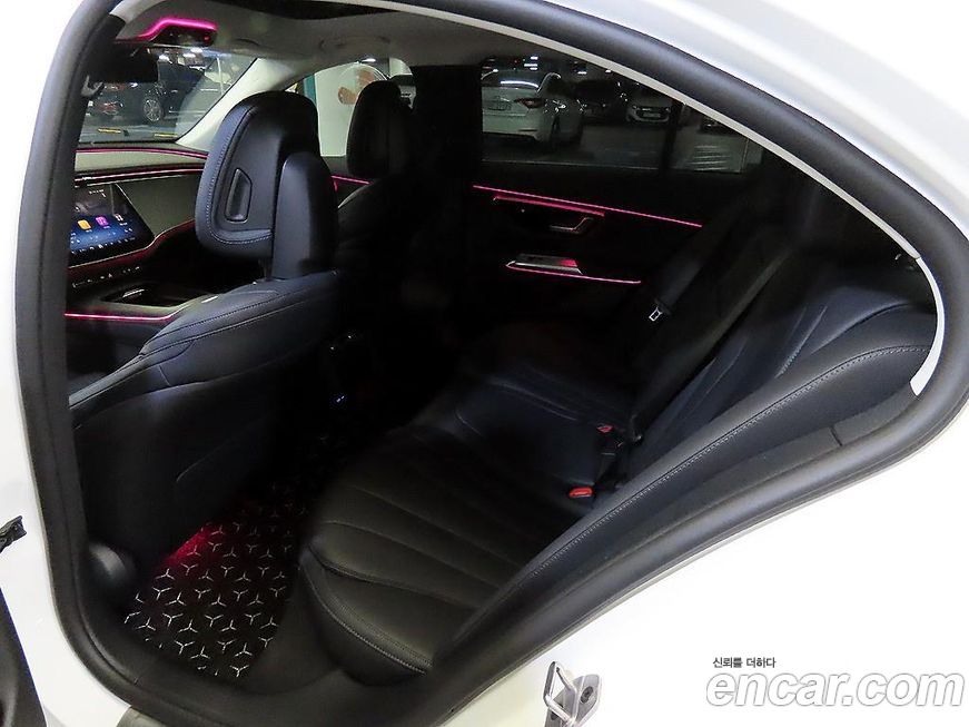 Mercedes-Benz E-Class 2025