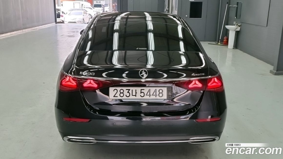 Mercedes-Benz E-Class 2024