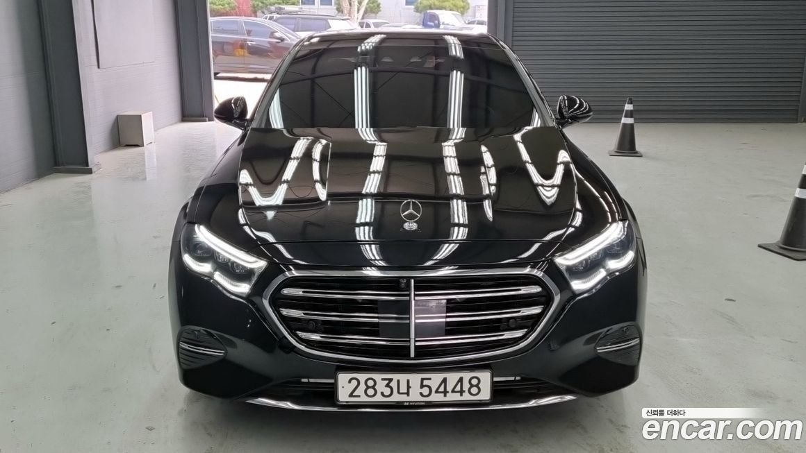 Mercedes-Benz E-Class 2024
