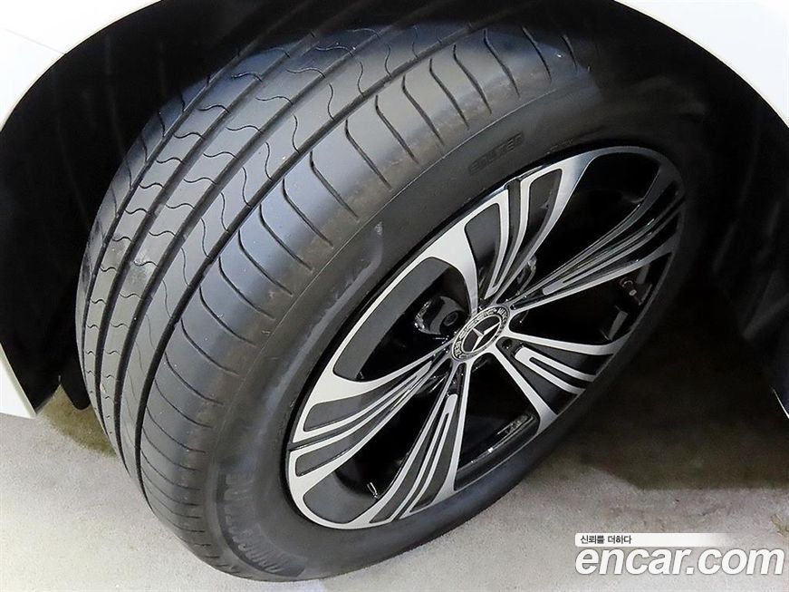 Mercedes-Benz E-Class 2025