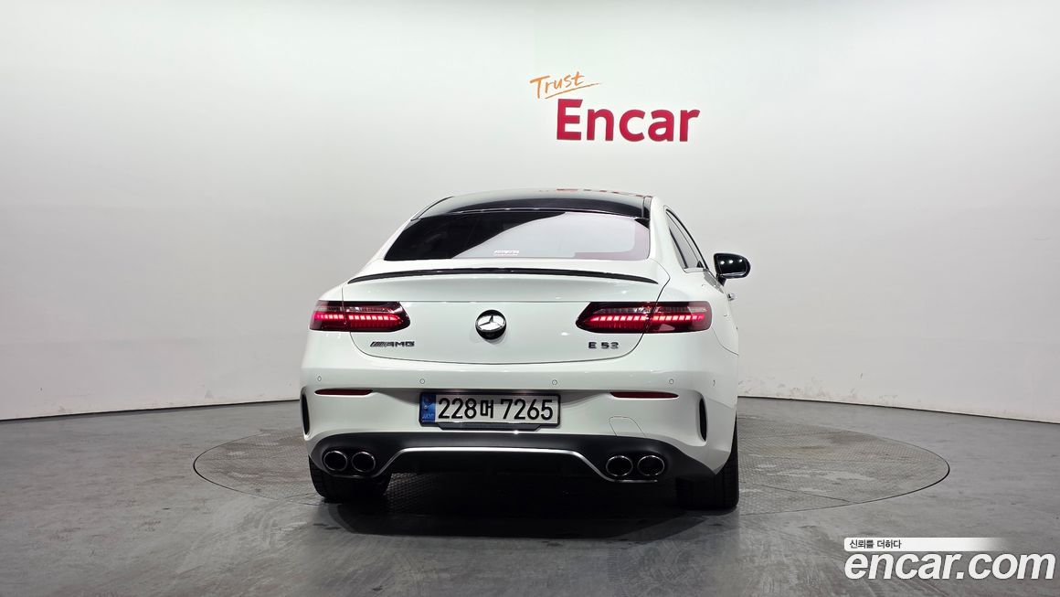 Mercedes-Benz E-Class 2022