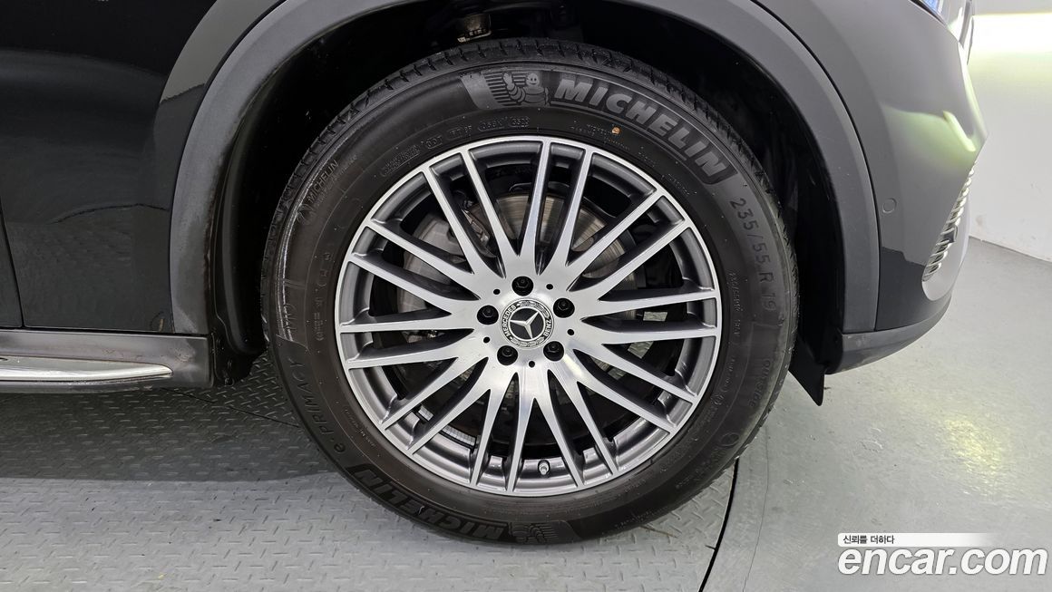 Mercedes-Benz GLC-Class 2024