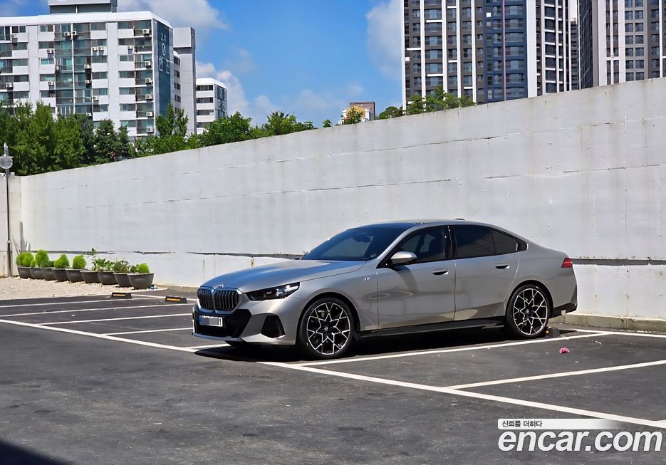 BMW 5-Series 2025