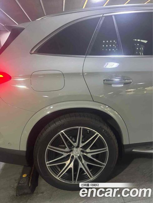 Mercedes-Benz GLC-Class 2025